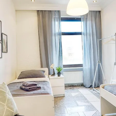 Chic 4 In Apartment