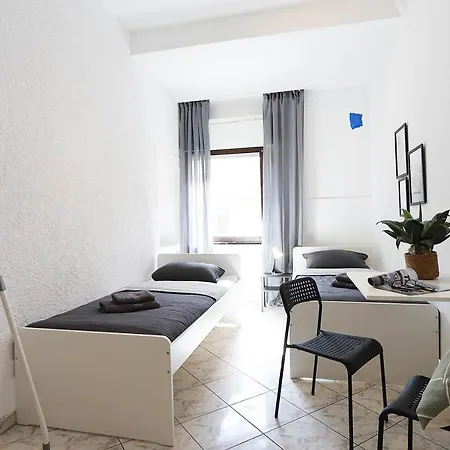 Chic 4 In Apartment